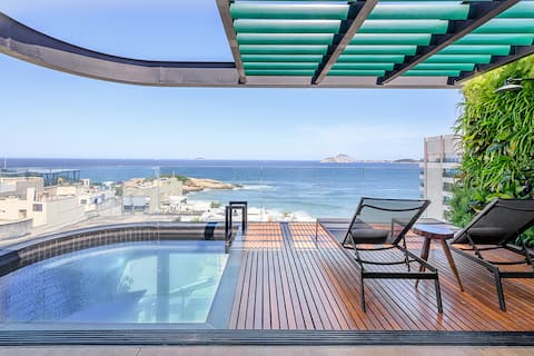 Amazing penthouse overlooking Arpoador.