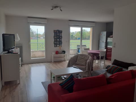 Top performing Airbnb: Very nice, bright, comfortable and quiet 3 bedroom apartment. in Arès