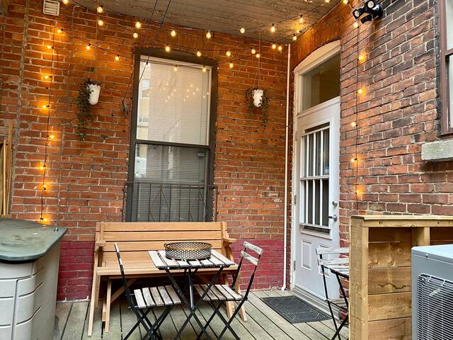 Le Grand MTL | Charmant | Terrasse | Parking | AC gallery image 5