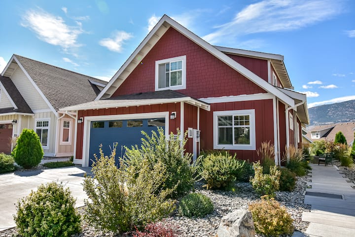The Lake Cottage - a family-friendly getaway!