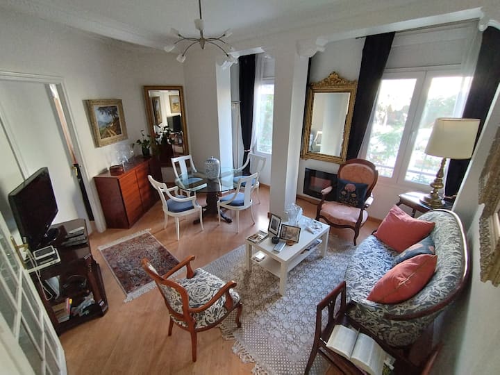 Acogedora Y Céntrica Habitación. Aprende Español - Barcelona