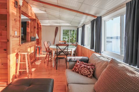 Loon Landing - Cottage on Swanlake in Swanville