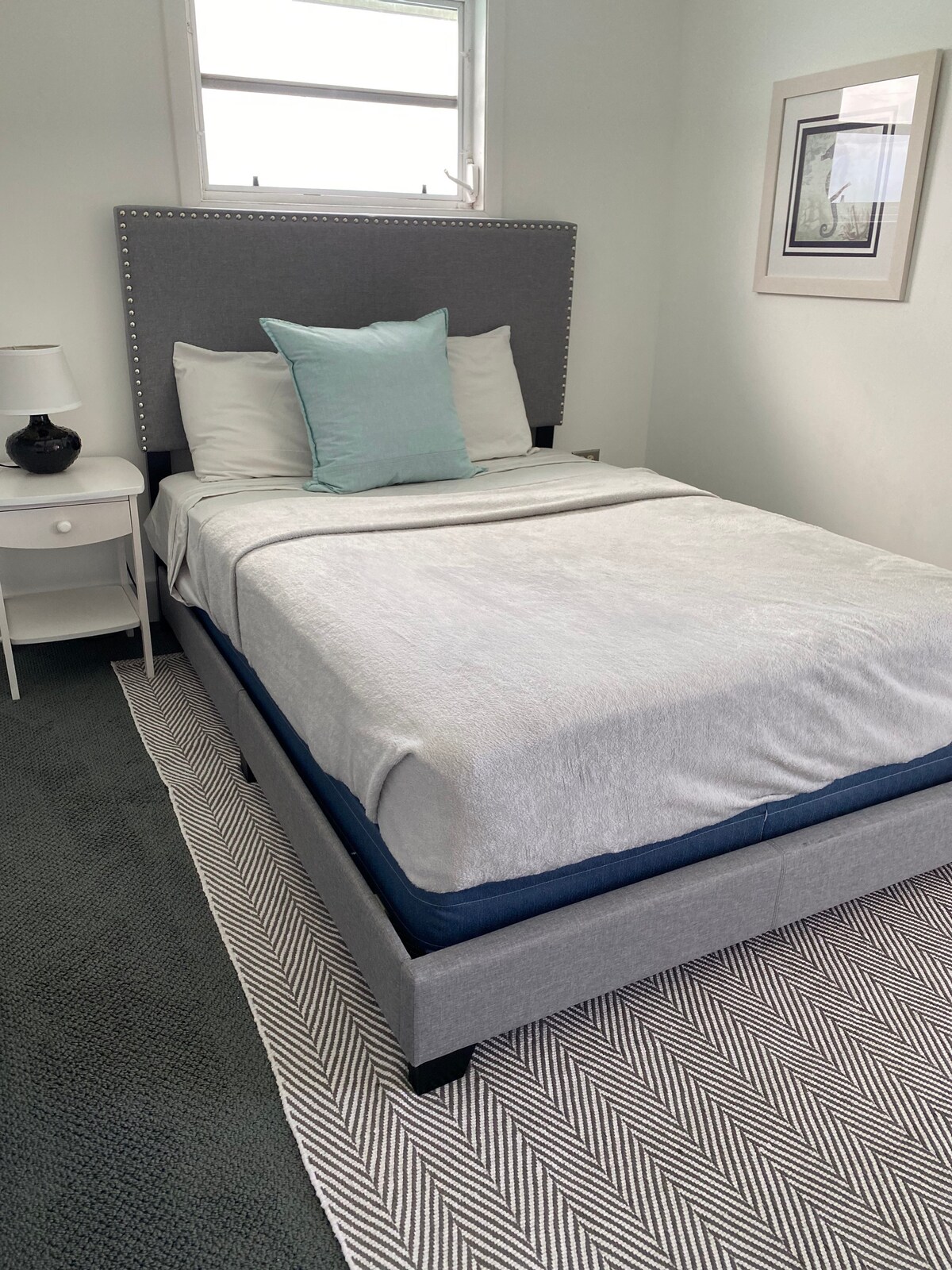 חדר שינה בגודל מלא