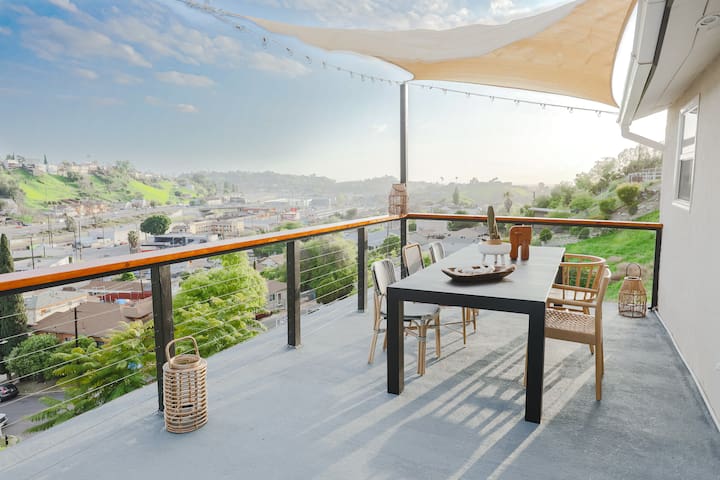 Private Hillside Retreat Villa Sereno by DTLA