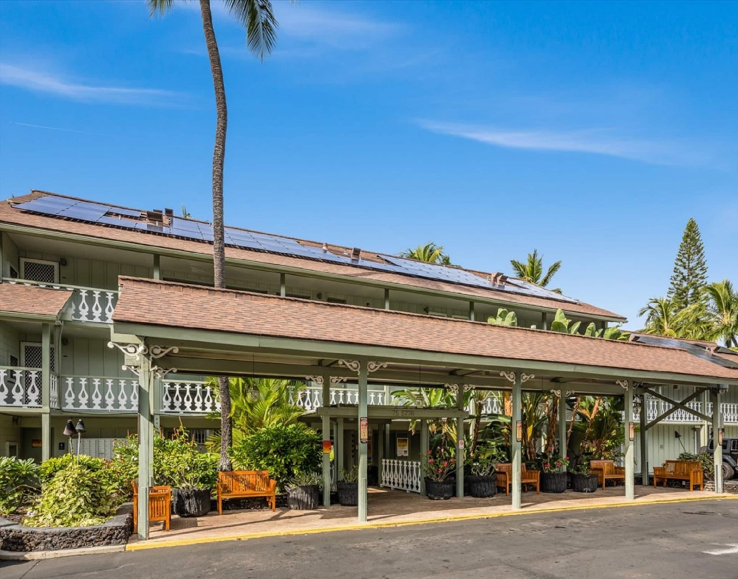 Condo in Kailua-Kona · ★4.88 · Studio · 2 beds · 1 bath - Image 13
