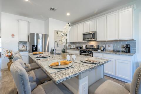 Stunning Upgraded Smart Home in Missouri City