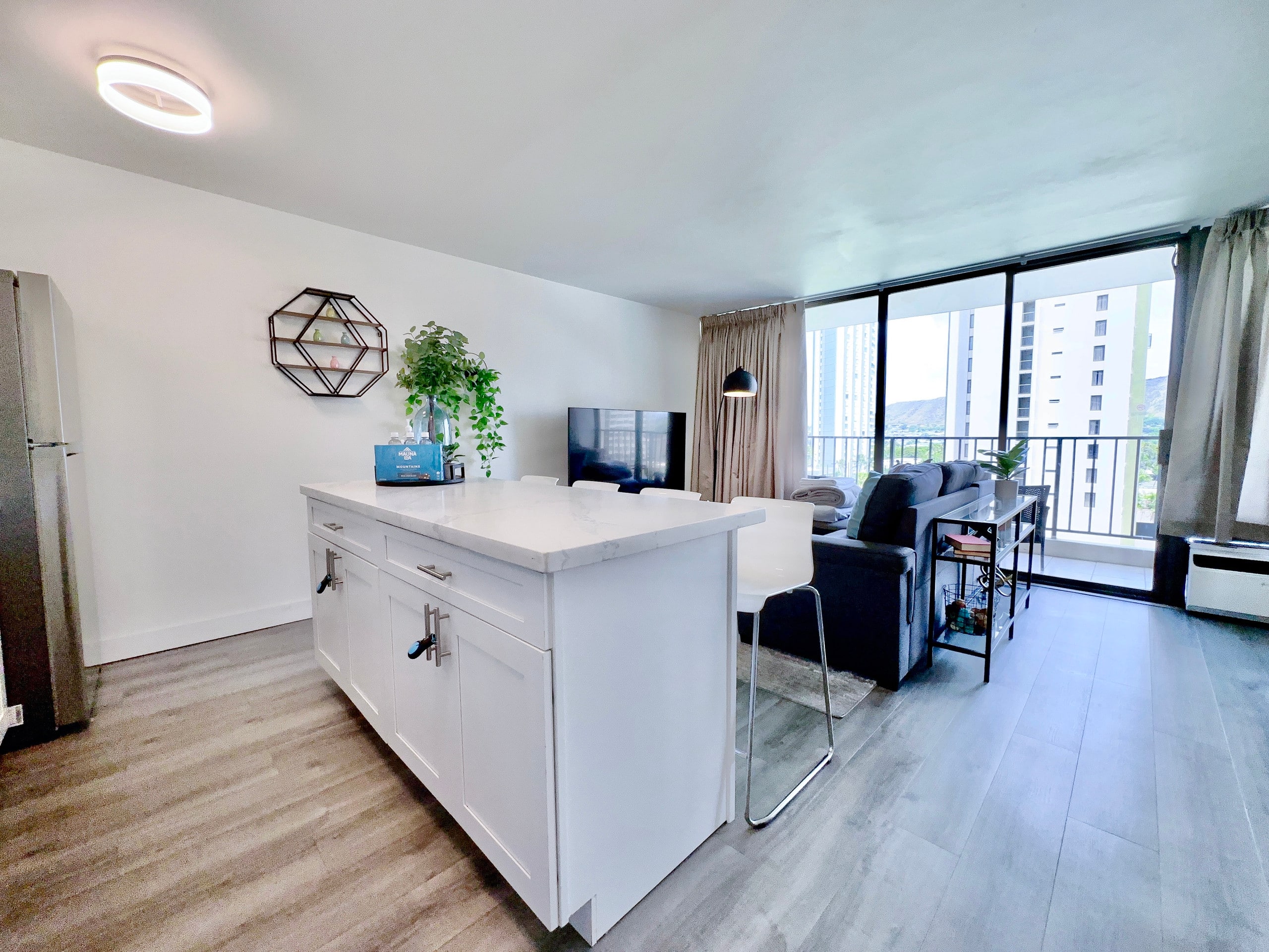 Free Parking-Waikiki Banyan Cozy 1BR Near Beach! - Image 19