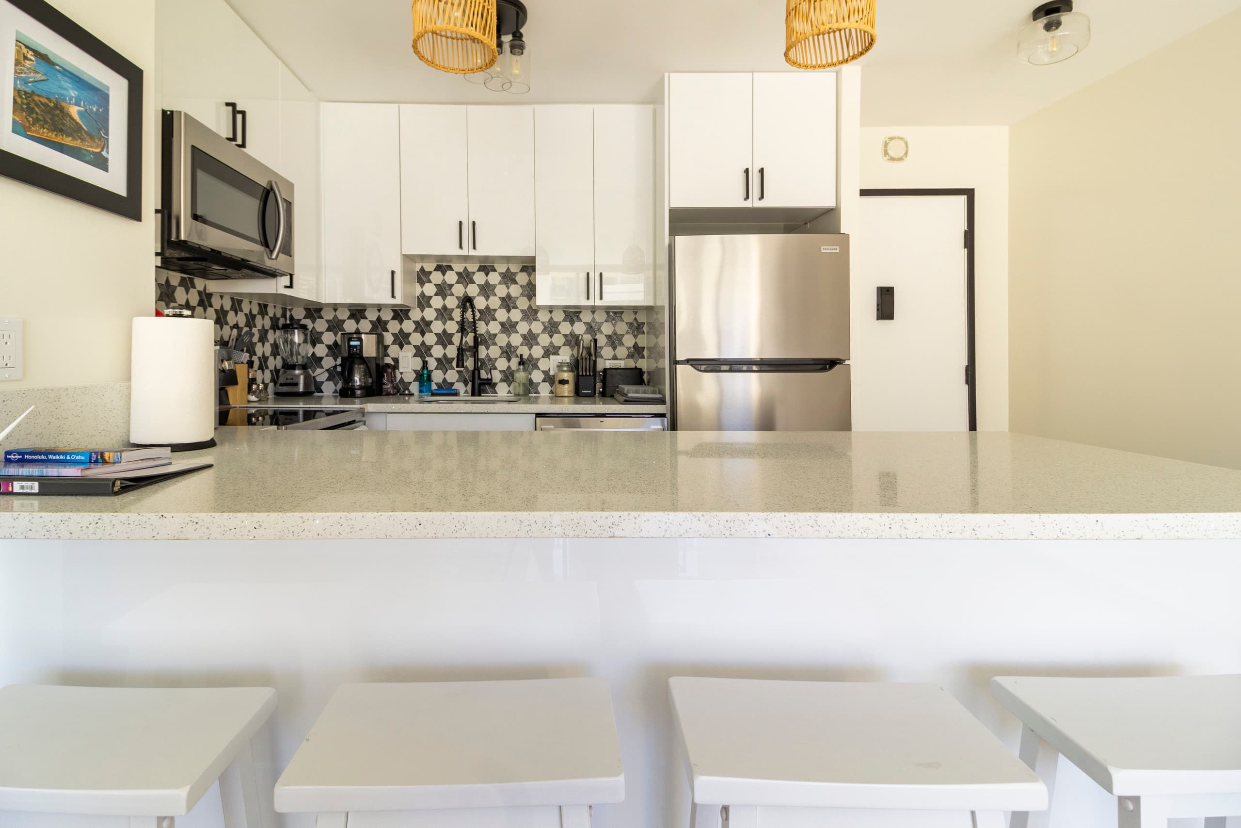Condo in Honolulu · ★4.93 · 1 bedroom · 2 beds · 1 bath - Image 13