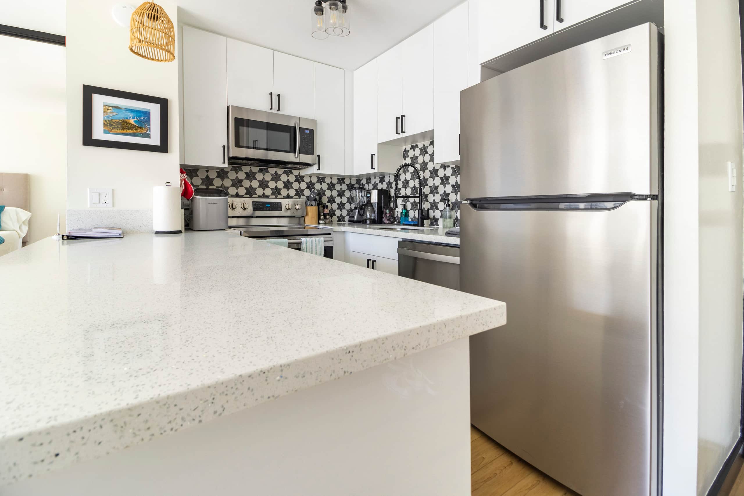 Condo in Honolulu · ★4.93 · 1 bedroom · 2 beds · 1 bath - Image 11