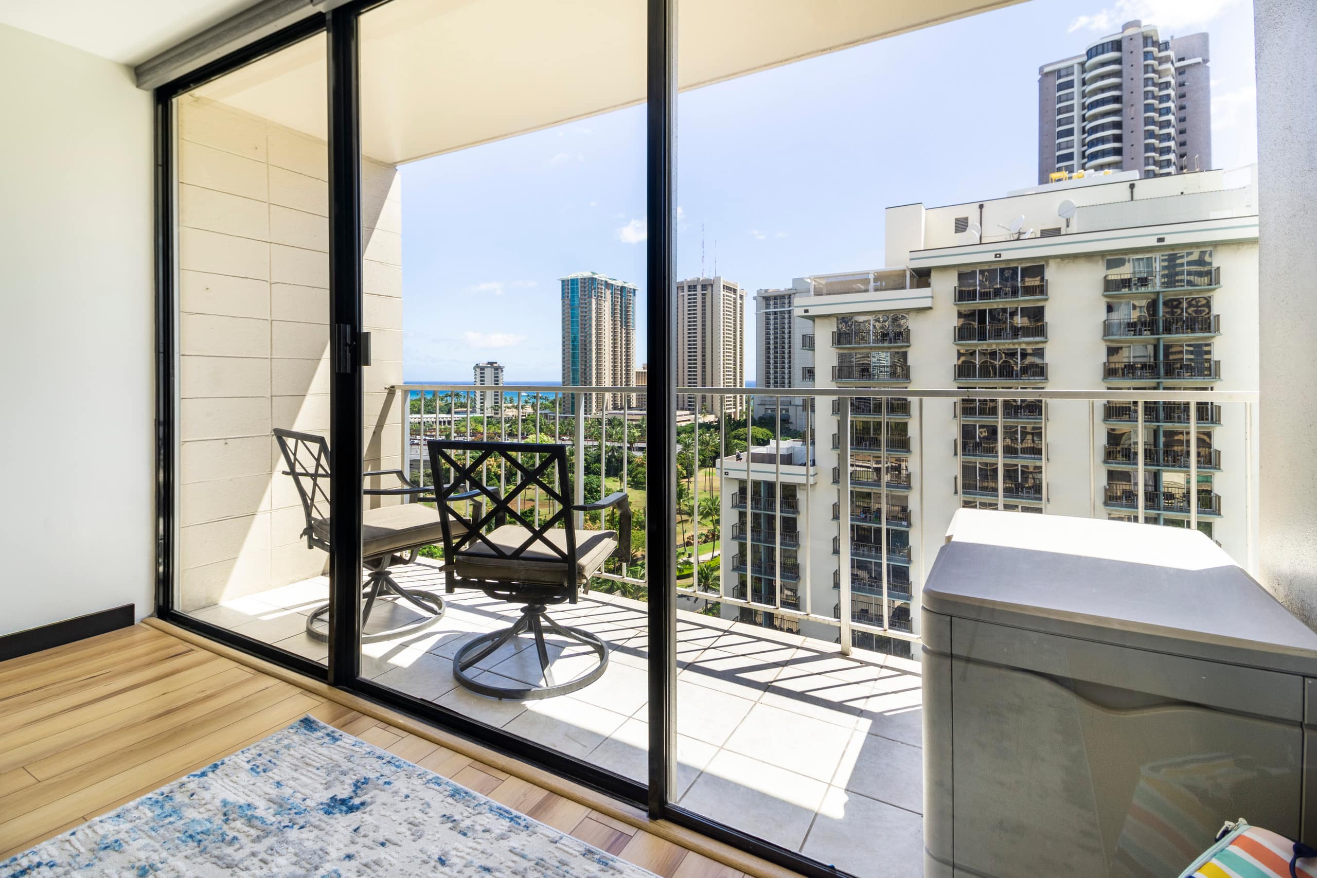 Condo in Honolulu · ★4.93 · 1 bedroom · 2 beds · 1 bath - Image 26