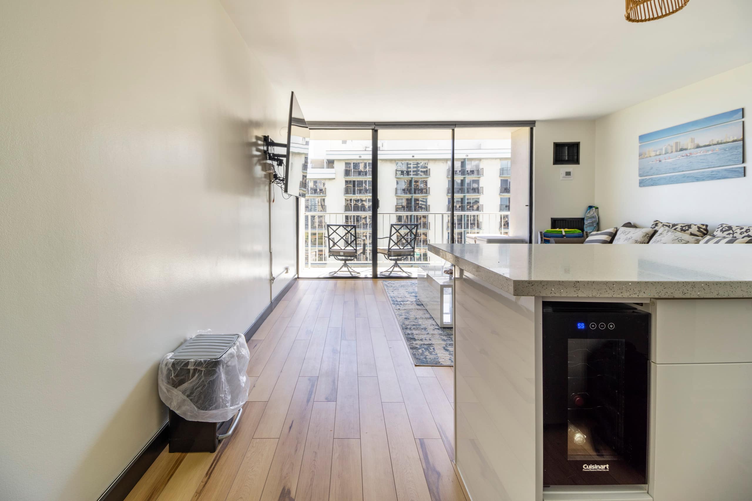 Condo in Honolulu · ★4.93 · 1 bedroom · 2 beds · 1 bath - Image 12