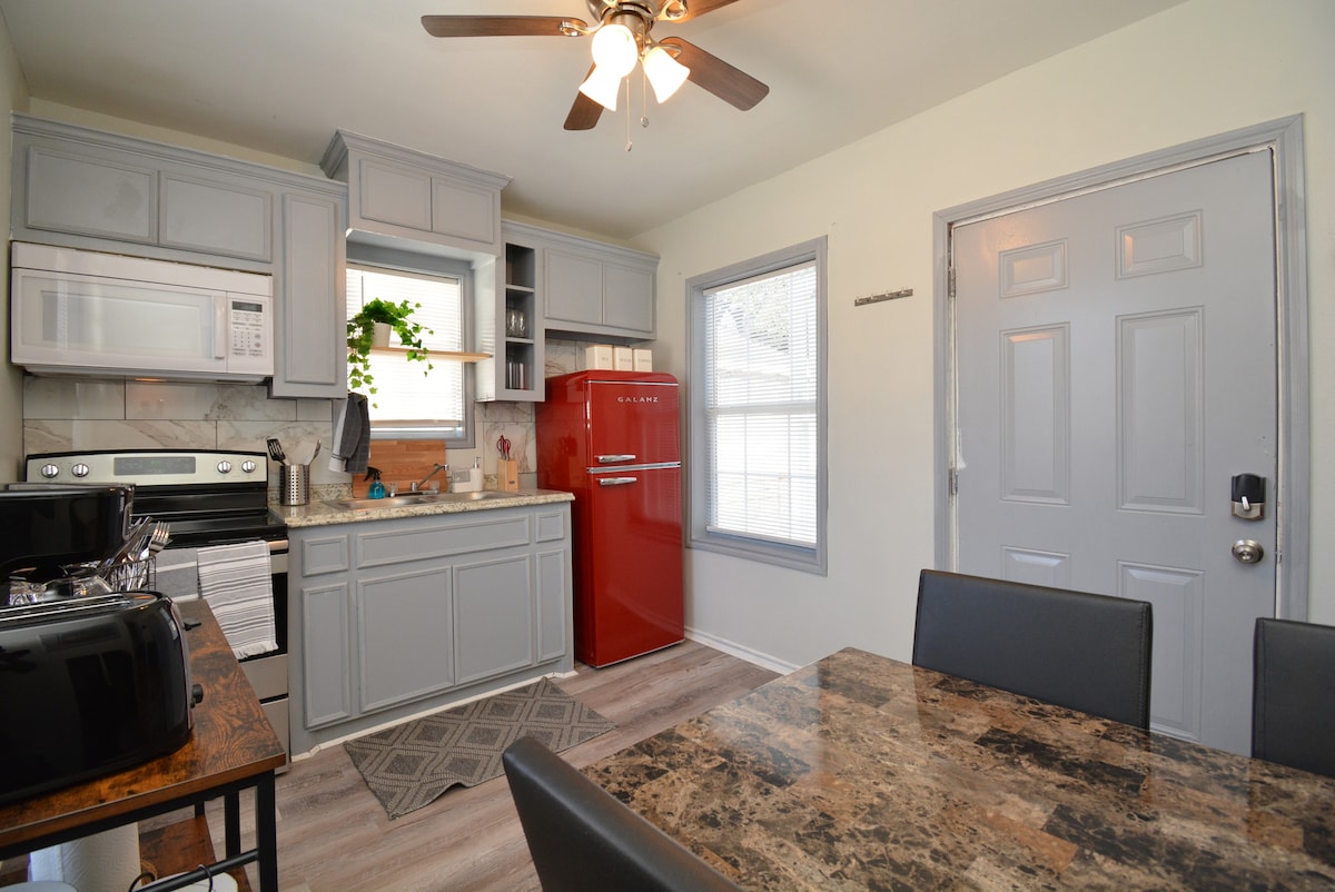 Top performing Airbnb: Super Value Suite #4 - *4 km from FIFA Fan Fest* in Magnolia Park