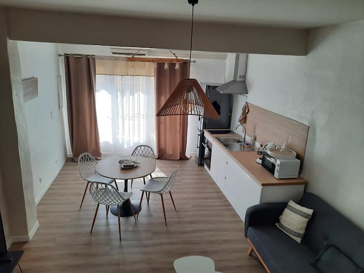 Il soggiorno/ cucina attrezzata