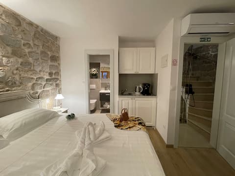 Top performing Airbnb: Dubrovnik Throne Suite III. in Dubrovnik