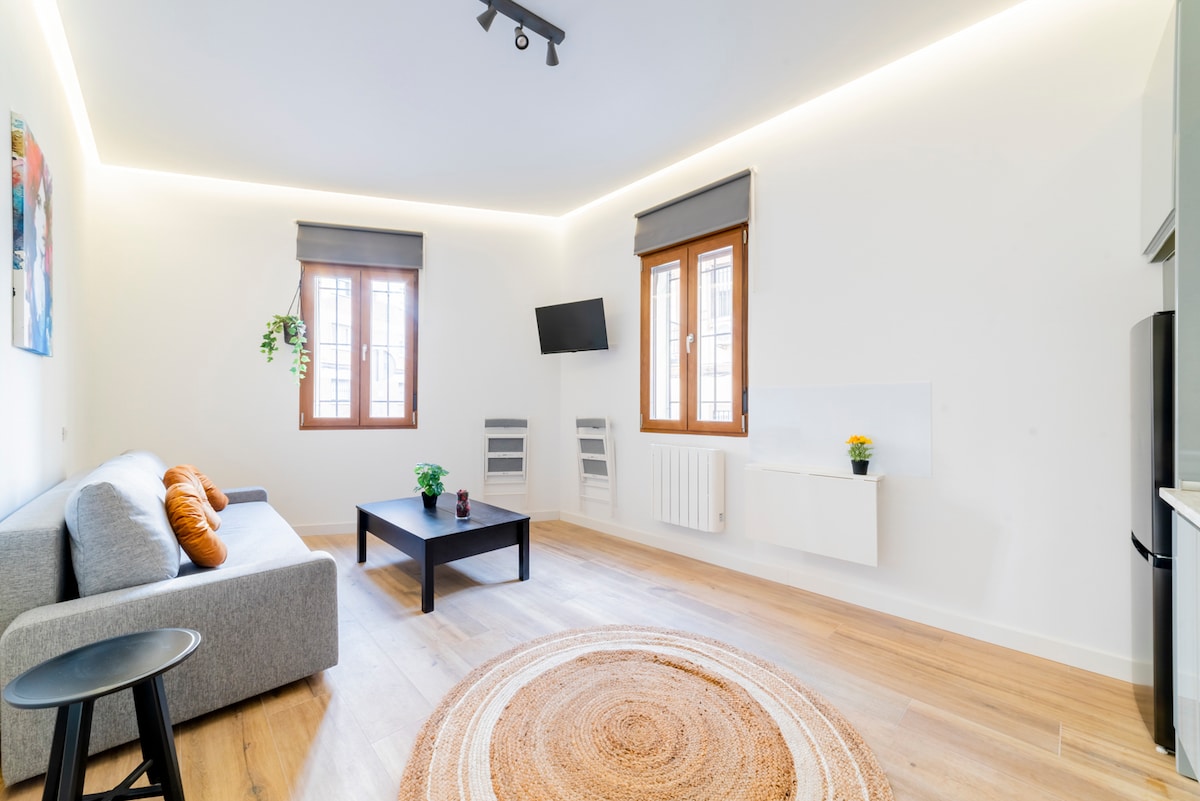 Beliebte Airbnb-Anzeige: Temporary accomodation: Flat next to Madrid Rio in Latina