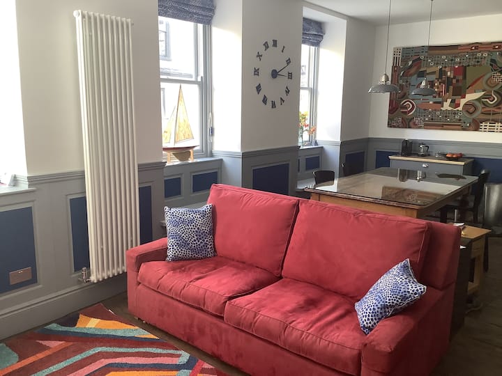 Stunning 2 Bedroom Apartment In Central Dartmouth - Dartmouth