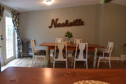 The Farm - 2 bedroom, 2 bath, 25 min to Nashville