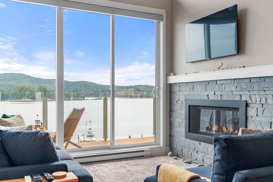 Oceanfront 2BR Bliss With Beach Access photo 2