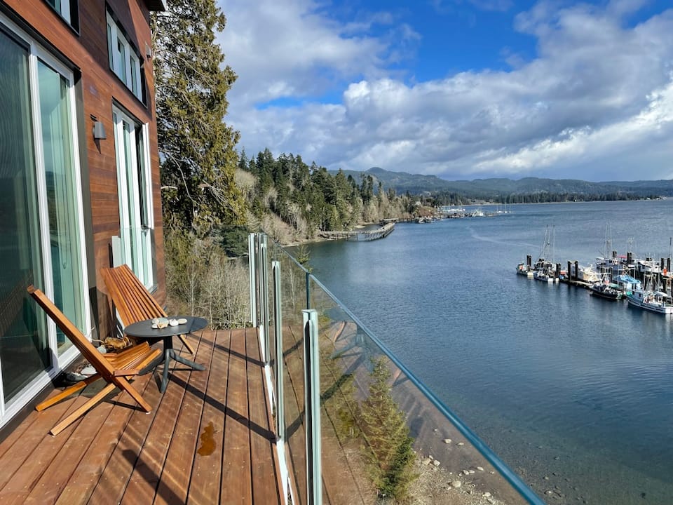 Oceanfront 2BR Bliss With Beach Access photo 1