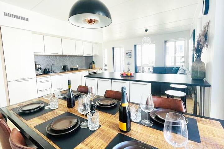 Modern 3-bedroom 103m2 flat by Bella Center gallery image 4