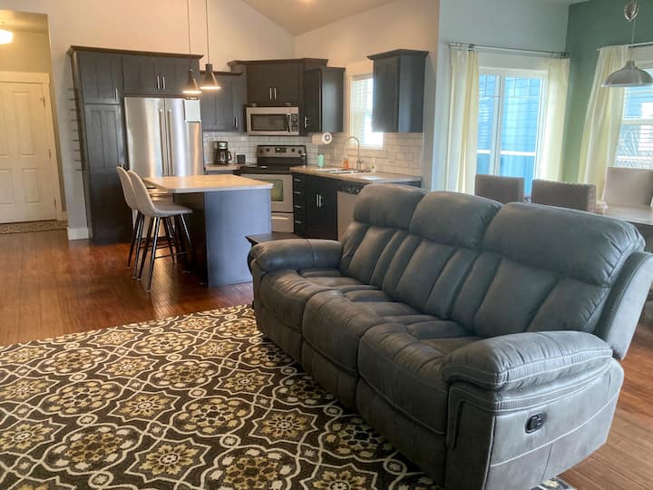 3br/3ba With Attached Double Garage - Billings, MT