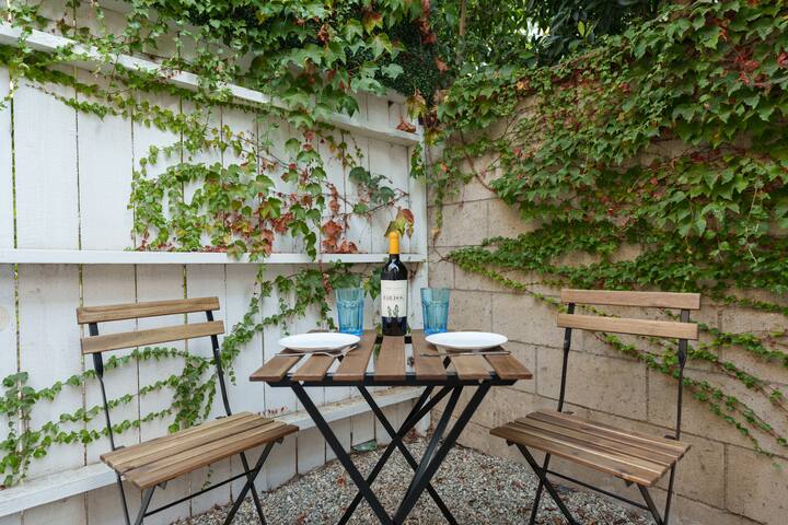 Comfortable and Stylish Home Close to Caltech gallery image 5