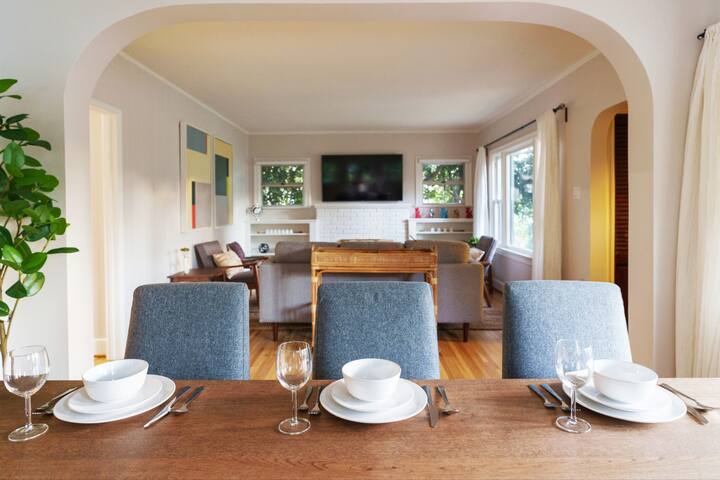 Comfortable and Stylish Home Close to Caltech gallery image 3