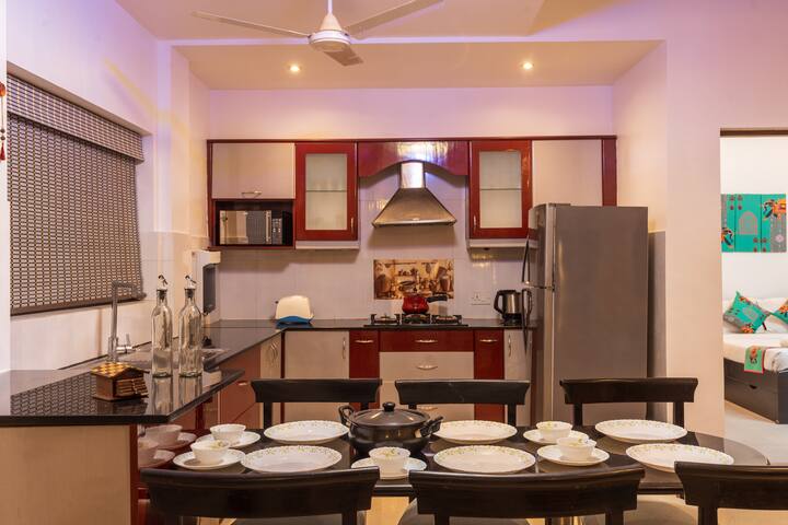 Full kitchen image 2
