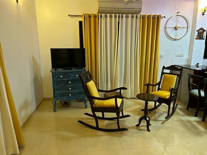 Living room image 4