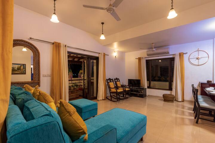 Living room image 3
