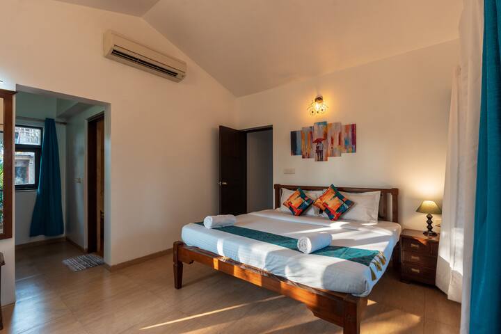 Bedroom 1 image 2