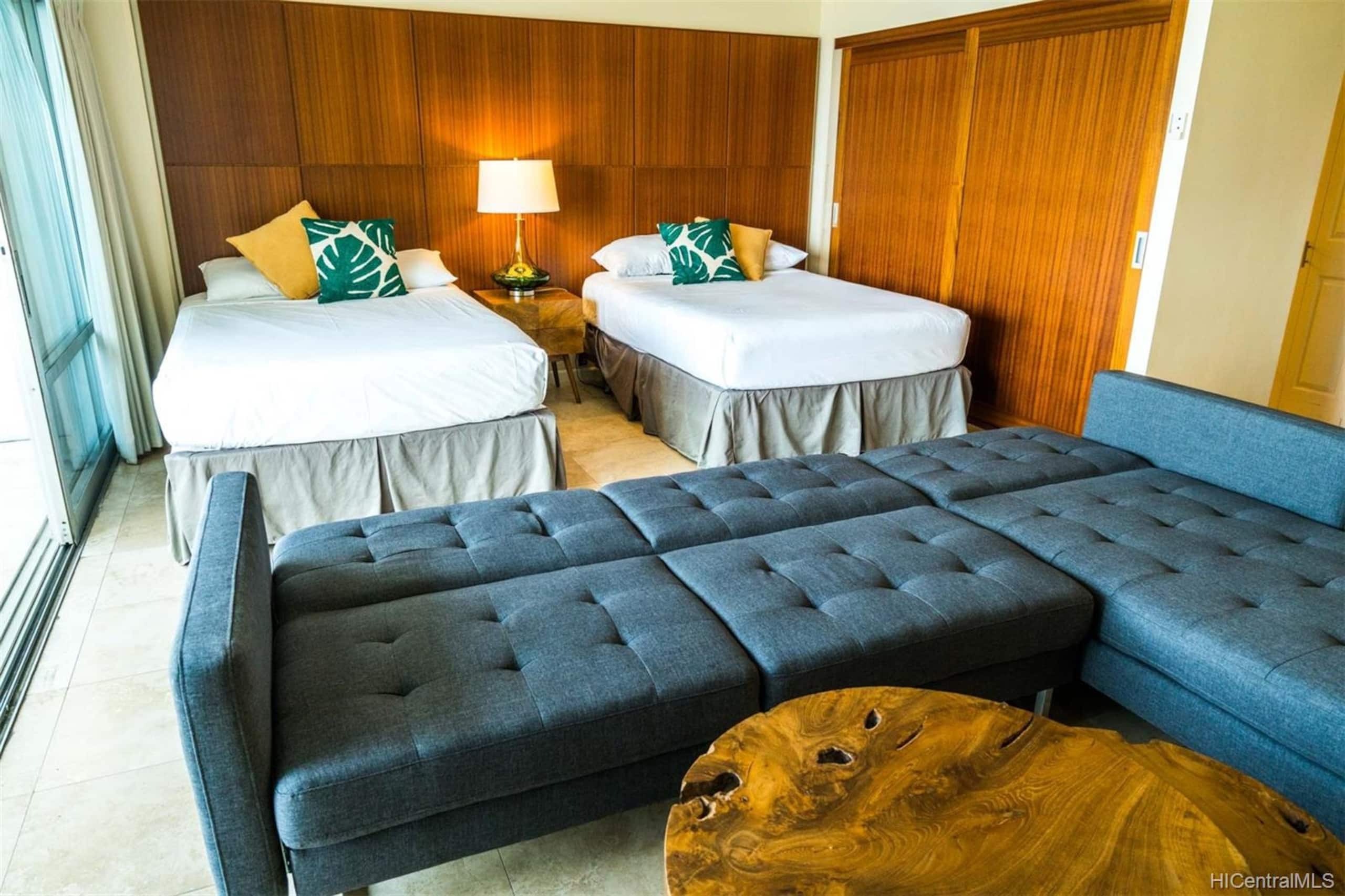 Condo in Honolulu · ★4.9 · 1 bedroom · 2 beds · 1 private bath - Image 7