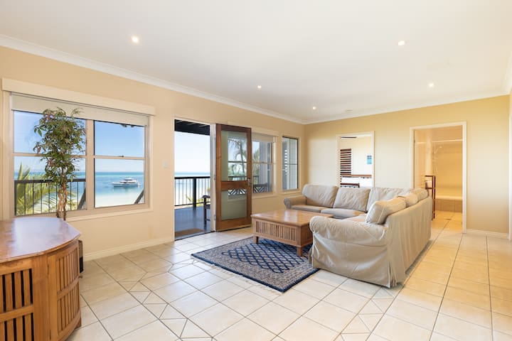 Spacious Beachfront Holiday Home – the Beachaus gallery image 4