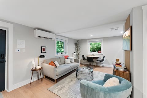 Popular Airbnb listing: Franklin Guest Suite: UNC | private entry in Chapel Hill