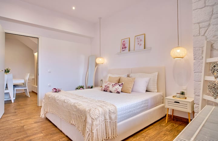 غرفة نوم جناح إيلينا الفاخر أجيوس ستيفانوس