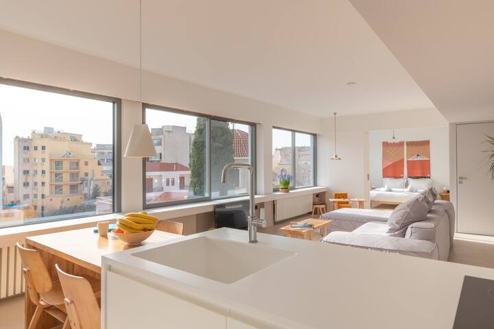 The HostMaster Lighthouse Aura gallery image 4