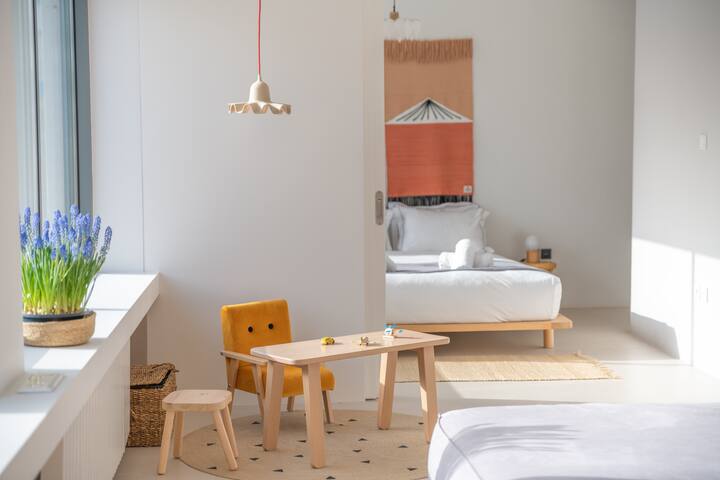 The HostMaster Lighthouse Aura gallery image 3