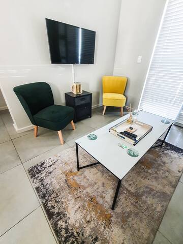 Lovely 2-bedroom groundfloor apartment with patio gallery image 2