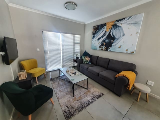 Lovely 2-bedroom groundfloor apartment with patio