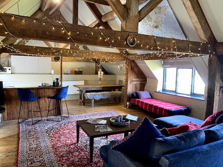 Beautiful 2 Bedroom Barn Apartment, Sleeps 4/6 - Taunton