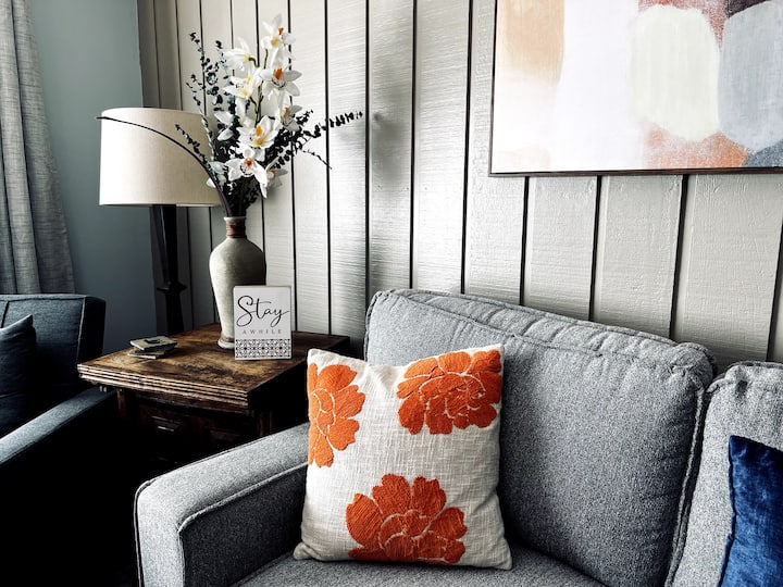 Newly Remodeled Cozy Condo In The Heart Of Mammoth Condominiums for