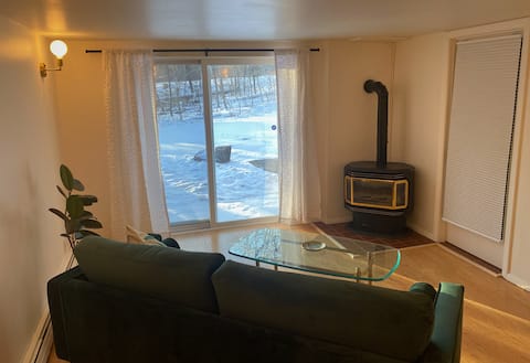 Successful Airbnb property: The Artist Suite @Moonbeams: stay on 38 acres in Hudson Valley
