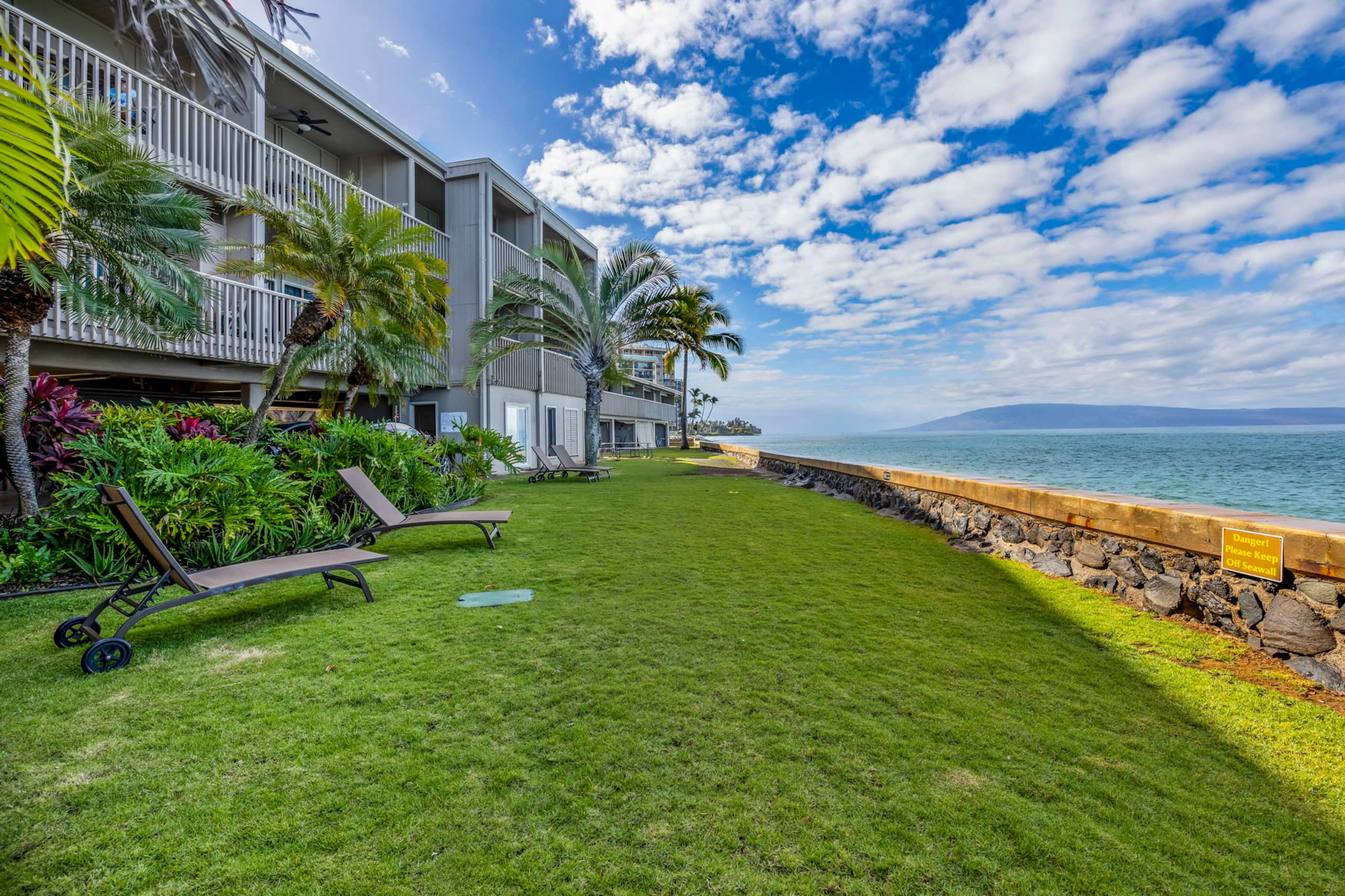 Condo in Lahaina · ★4.95 · 1 bedroom · 1 bed · 1 bath - Image 27