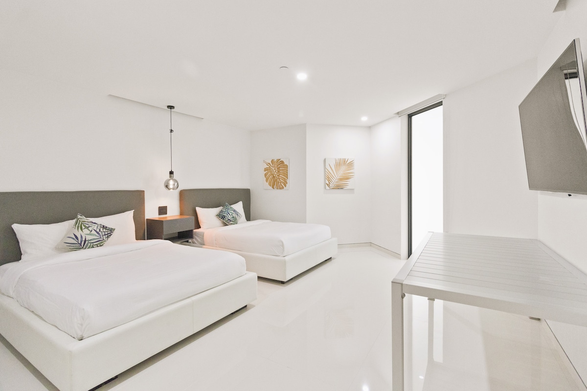 Спална соба 3 | За релаксирачки одмор се обезбедени висококвалитетна постелнина, постелнина и многу перничиња.