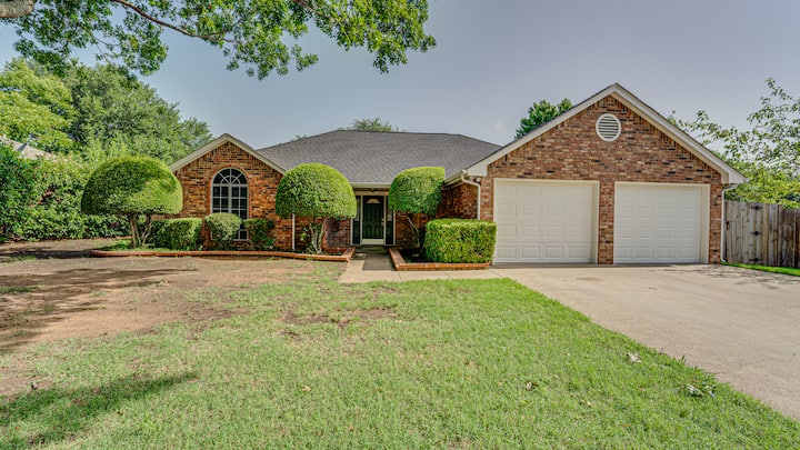 Cozy Home Away From Home - Waxahachie, TX