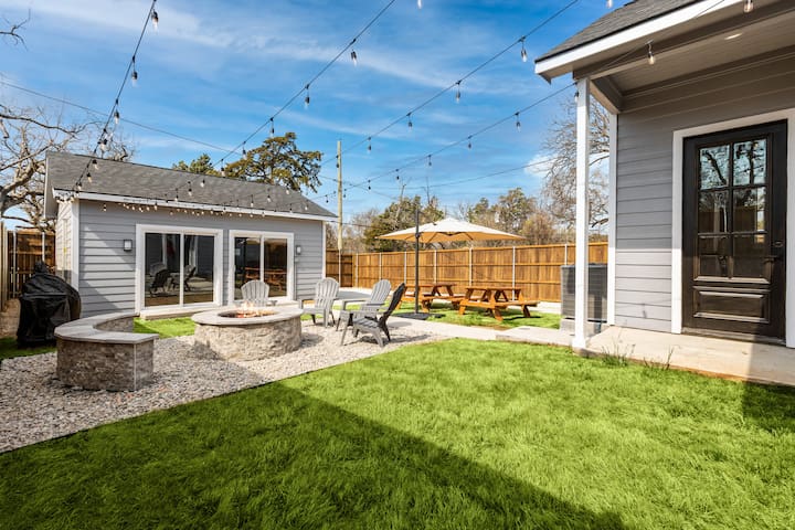 Amazing House with Lounge, Wet Bar, and Casino