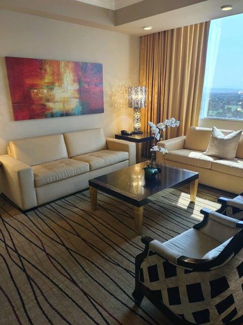 4 Bedroom Villa, 6 Bath, 2 Living Rooms w/Sofa Bed