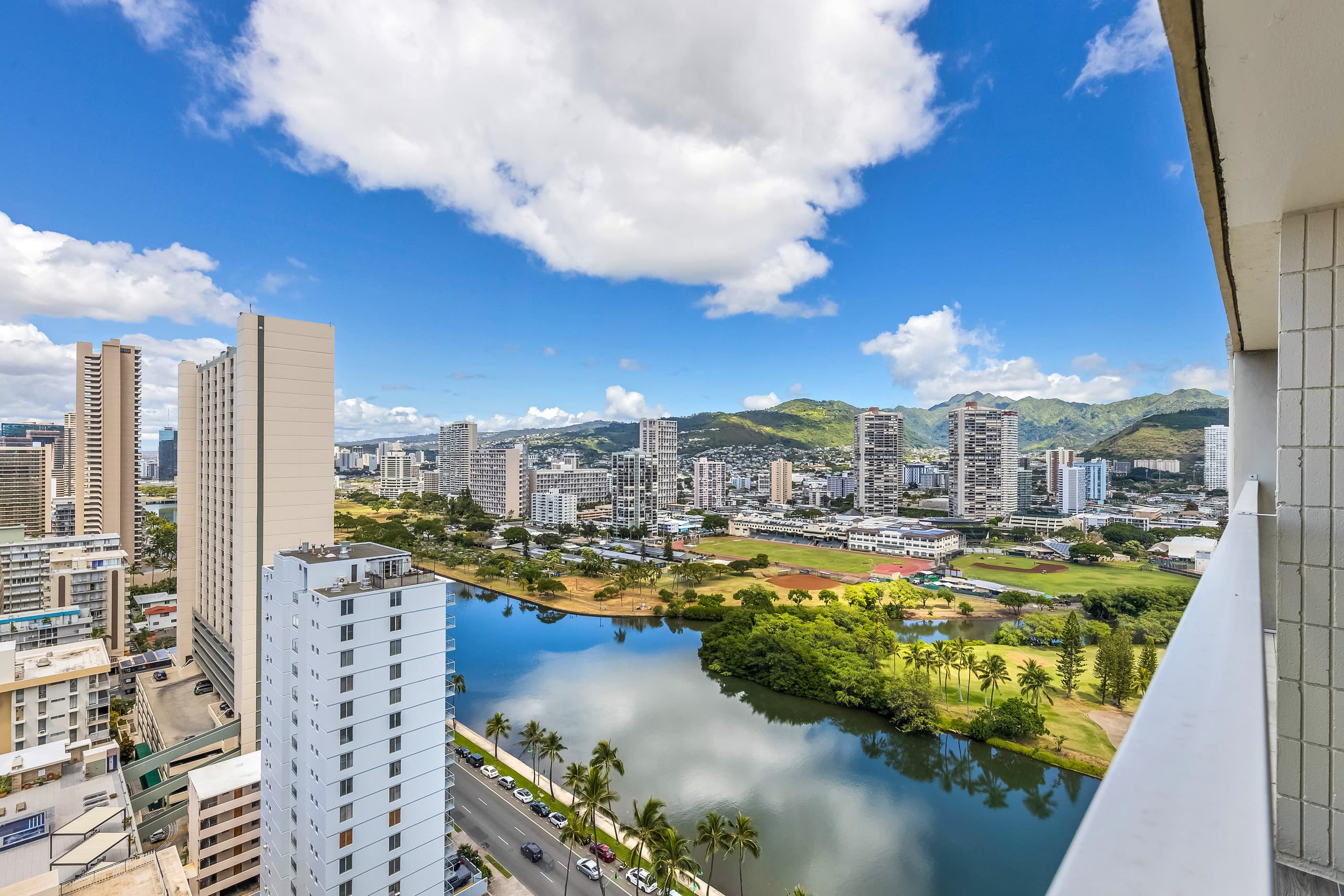 Condo in Honolulu · ★4.84 · Studio · 2 beds · 1 shared bath - Image 18