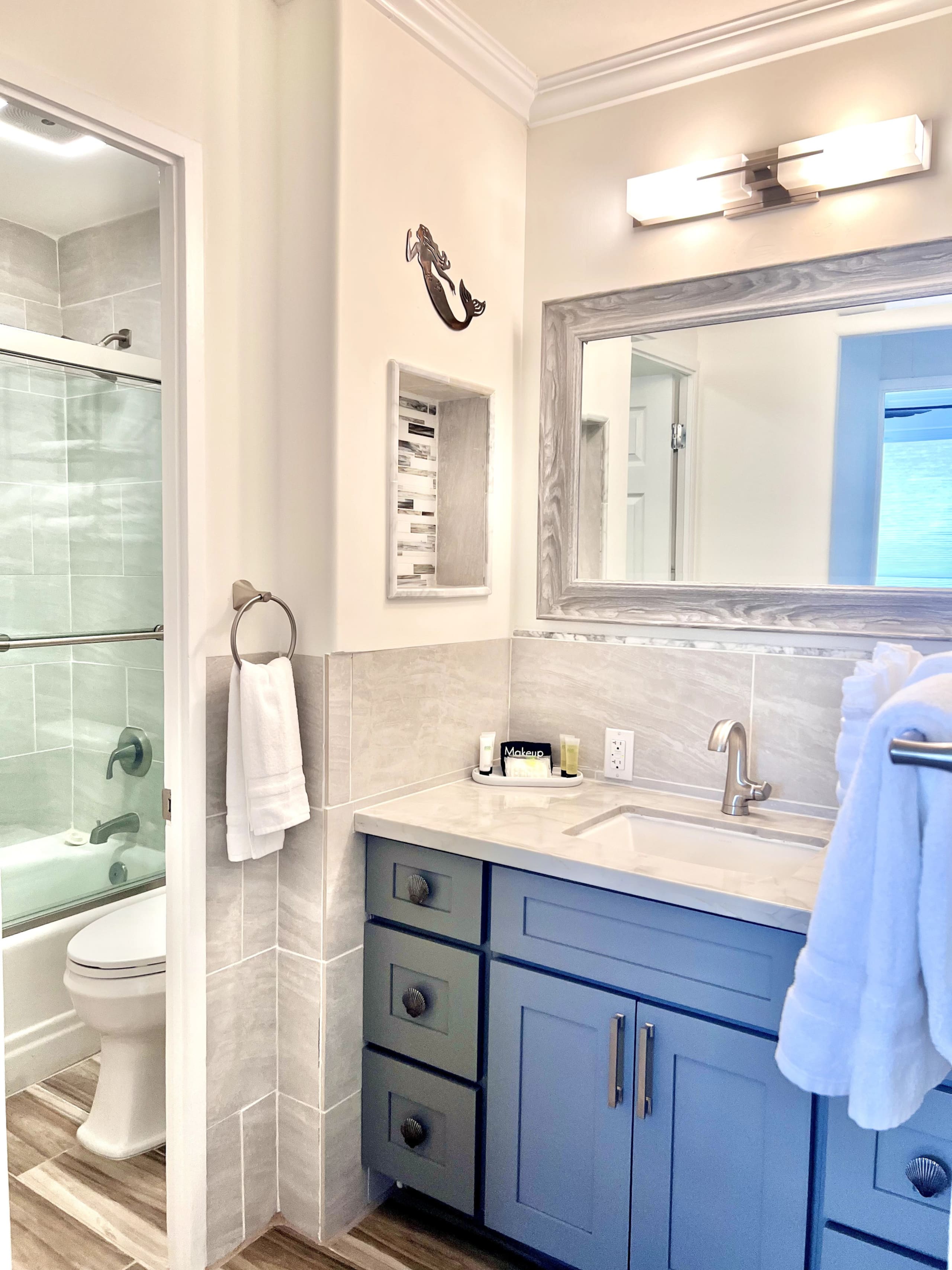 Condo in Lahaina · ★4.94 · 2 bedrooms · 4 beds · 1 bath - Image 13