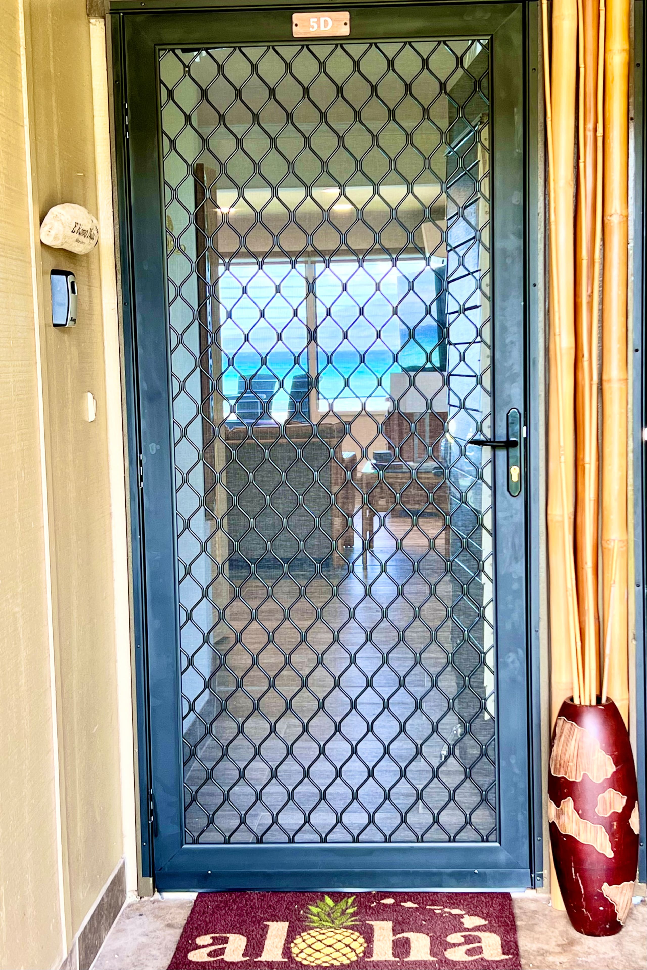 Condo in Lahaina · ★4.94 · 2 bedrooms · 4 beds · 1 bath - Image 21